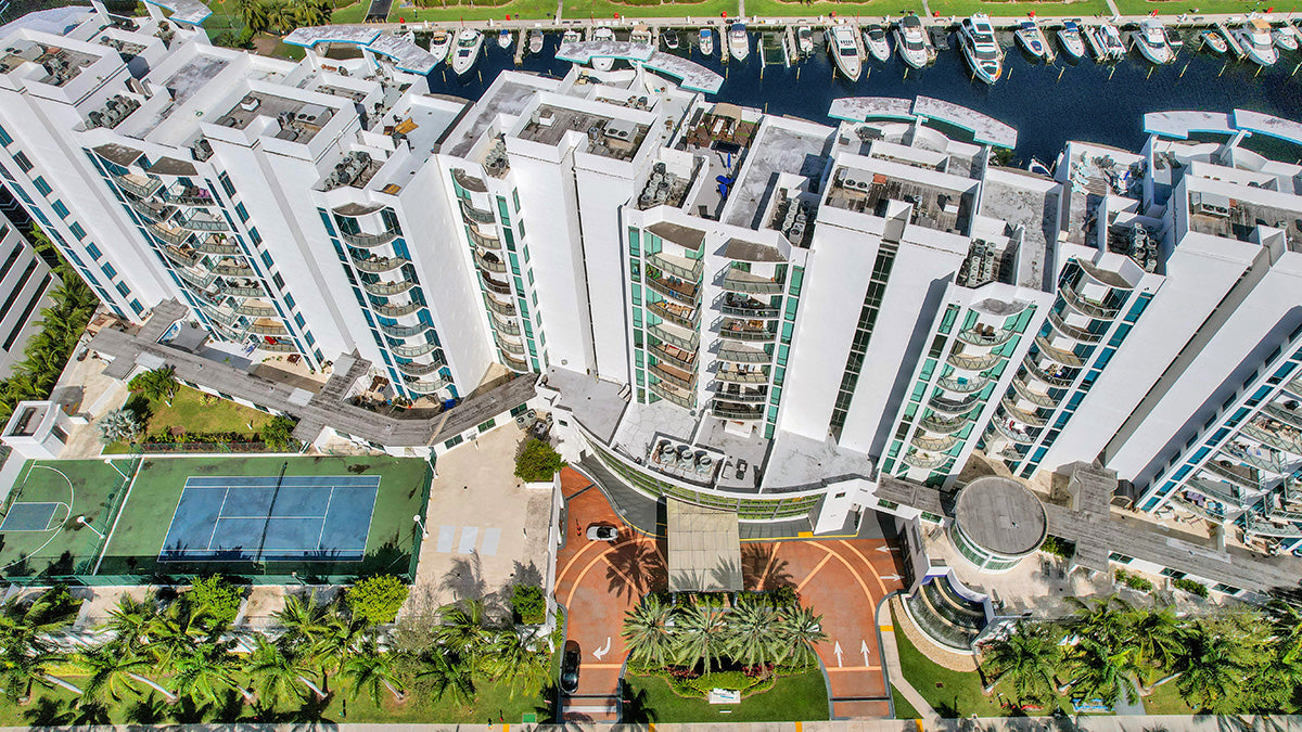 Uptown Marina Lofts